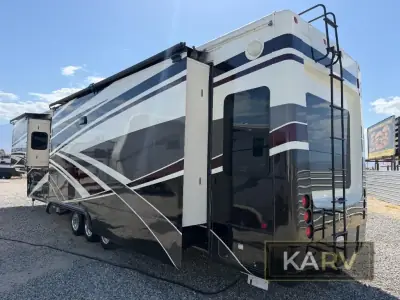 2017 Drv Mobile Suites 44 Houston photo 4