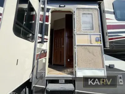 2017 Drv Mobile Suites 44 Houston photo 9