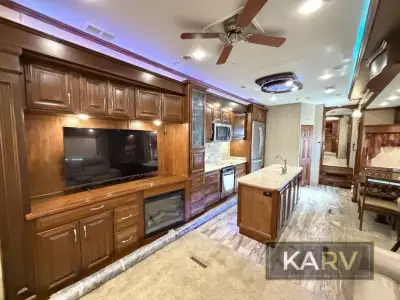 2017 Drv Mobile Suites 44 Houston photo 16