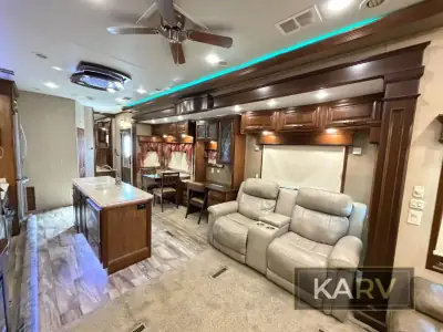 2017 Drv Mobile Suites 44 Houston photo 17