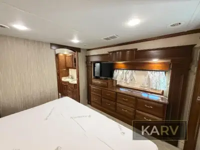 2017 Drv Mobile Suites 44 Houston photo 34