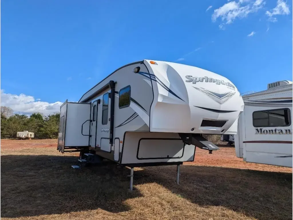 2018 Keystone Springdale 302FWRK exterior