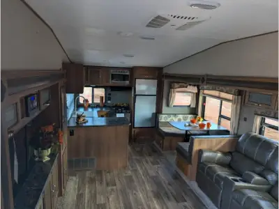 2018 Keystone Springdale 302FWRK photo 17