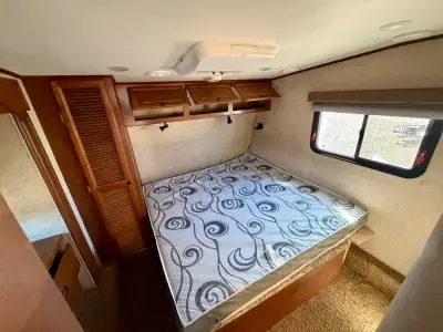 2012 Heartland BIGHORN 3185RL photo 9
