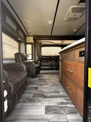 2018 Keystone Cougar Half-Ton Series 27SAB photo 12
