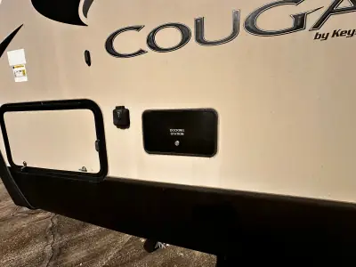 2018 Keystone Cougar Half-Ton Series 27SAB photo 10