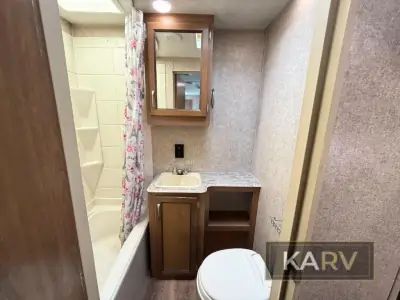 2018 Coachmen Catalina SBX 221TBS photo 15