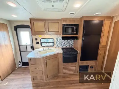 2018 Coachmen Catalina SBX 221TBS photo 14