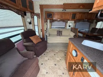 2010 Keystone Montana 2955 RL photo 9