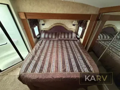 2010 Keystone Montana 2955 RL photo 17