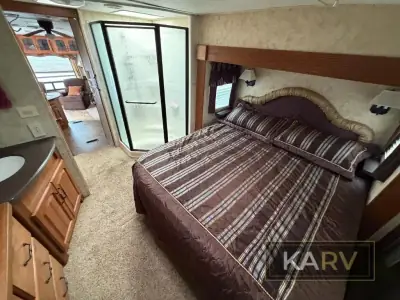2010 Keystone Montana 2955 RL photo 18