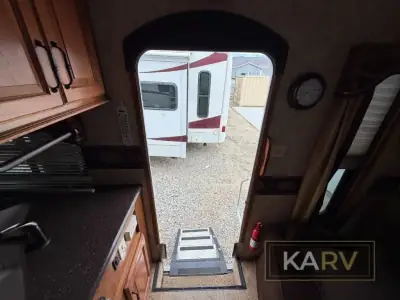 2010 Keystone Montana 2955 RL photo 25