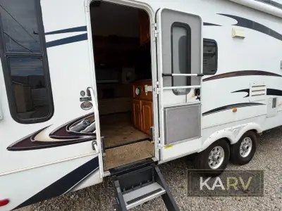 2010 Keystone Montana 2955 RL photo 8