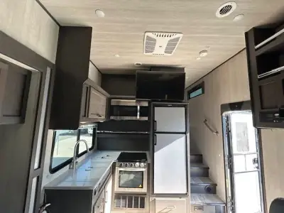 2022 Genesis Supreme 28CRT photo 7