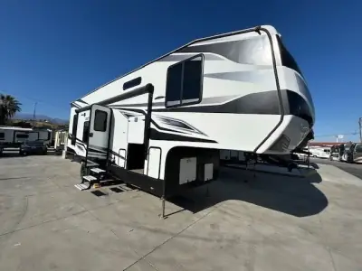 2022 Genesis Supreme 28CRT photo 3