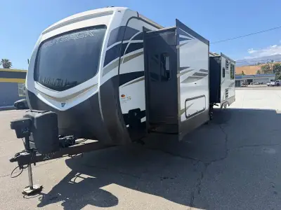 2023 Keystone Outback 330RL photo 3