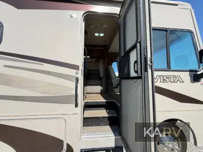 2014 Winnebago Vista 31KE photo 9