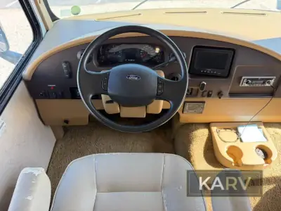 2014 Winnebago Vista 31KE photo 34