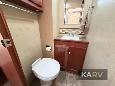 2014 Winnebago Vista 31KE photo 19