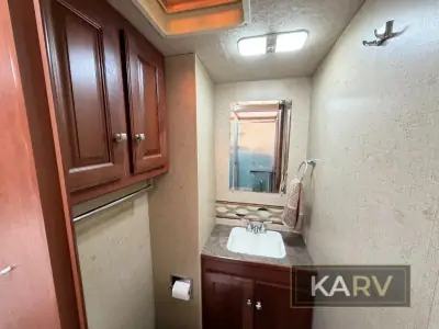2014 Winnebago Vista 31KE photo 18
