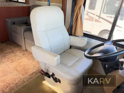2014 Winnebago Vista 31KE photo 33