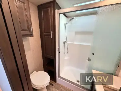 2019 Jayco North Point 315RLTS photo 21