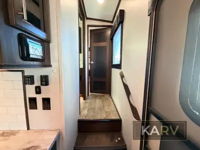 2019 Jayco North Point 315RLTS photo 19