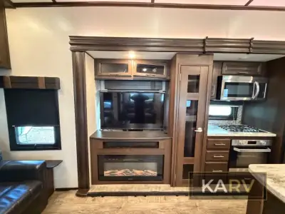 2019 Jayco North Point 315RLTS photo 11