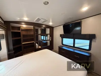 2019 Jayco North Point 315RLTS photo 23