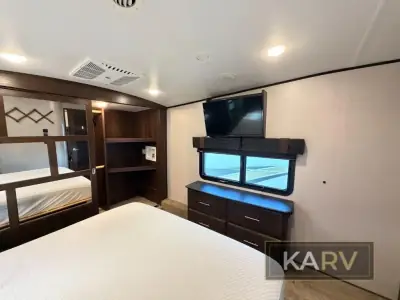 2019 Jayco North Point 315RLTS photo 24