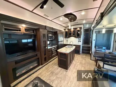2019 Jayco North Point 315RLTS photo 13