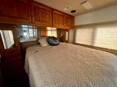 2000 Country Coach Allure 40 photo 19