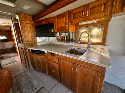 2000 Country Coach Allure 40 photo 8