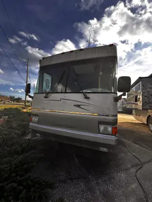 2000 Country Coach Allure 40 photo 3