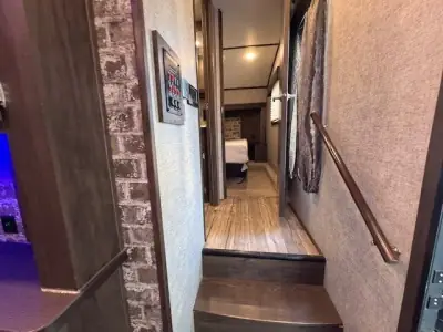 2019 Forest River CHEROKEE ARCTIC WOLF 285RL4 photo 24