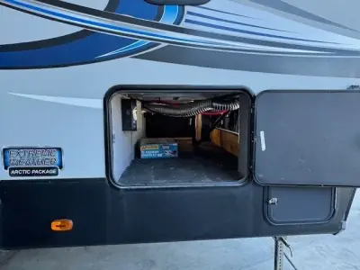 2019 Forest River CHEROKEE ARCTIC WOLF 285RL4 photo 6