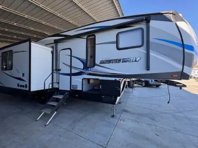 2019 Forest River CHEROKEE ARCTIC WOLF 285RL4 photo 8