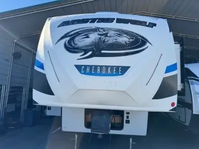 2019 Forest River CHEROKEE ARCTIC WOLF 285RL4 photo 2