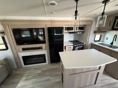 2024 Forest River 2906BS Rockwood UltraLite photo 18