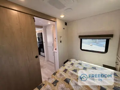 2026 Ember E-Series 25RUD photo 48
