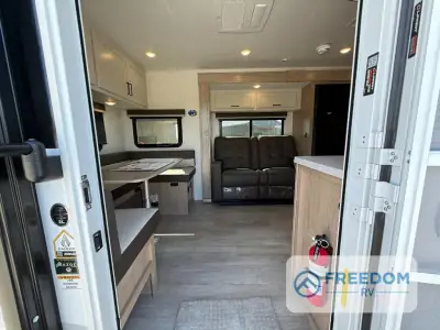 2026 Ember E-Series 25RUD photo 15