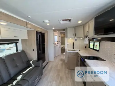2026 Ember E-Series 25RUD photo 51