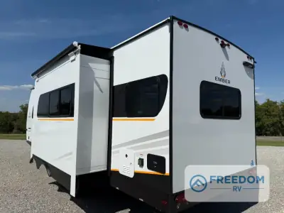 2026 Ember E-Series 25RUD photo 8