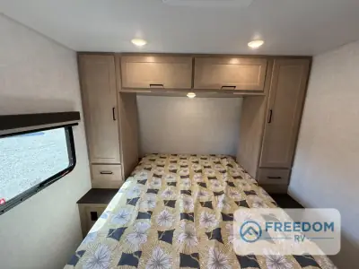 2026 Ember E-Series 25RUD photo 45
