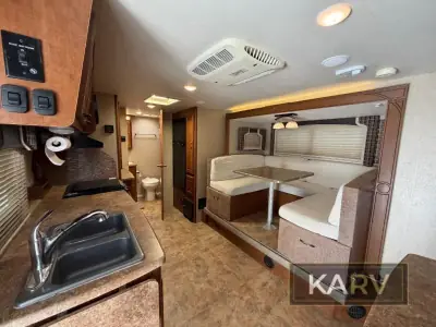 2016 Lance Lance Travel Trailers 2295 photo 10