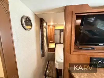 2016 Lance Lance Travel Trailers 2295 photo 26