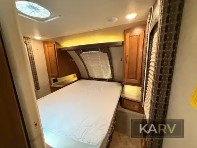 2016 Lance Lance Travel Trailers 2295 photo 24