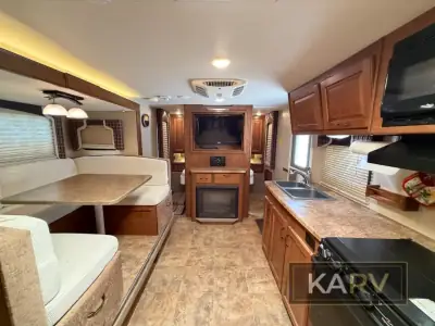 2016 Lance Lance Travel Trailers 2295 photo 22