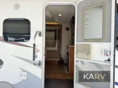 2016 Lance Lance Travel Trailers 2295 photo 8
