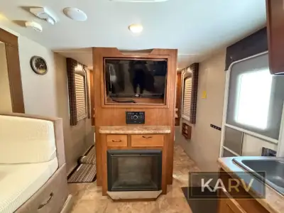 2016 Lance Lance Travel Trailers 2295 photo 23